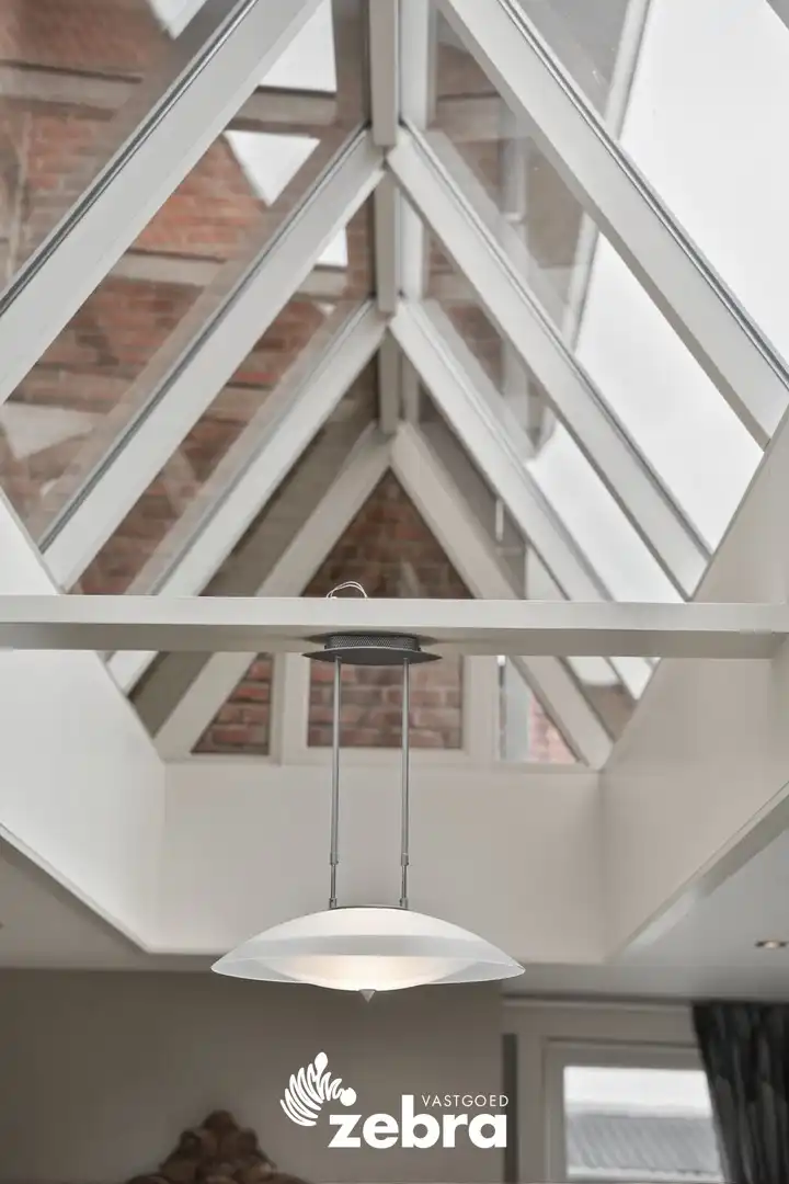 Unieke burgemeesterswoning met authentieke charme, 6 slaapkamers en grote tuin nabij IJzer te Roesbrugge! foto 17