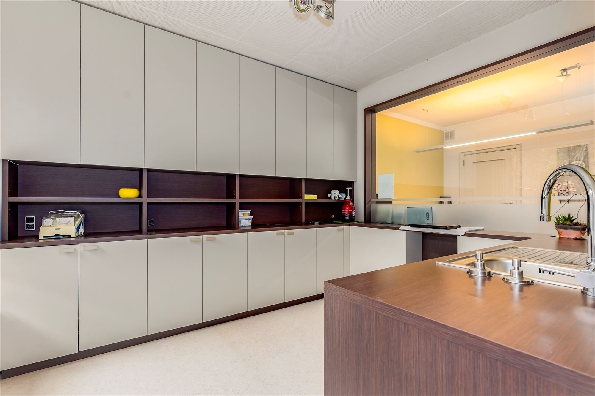 Praktijkwoning met 6 - 7 slaapkamers en gezellige tuin foto 9