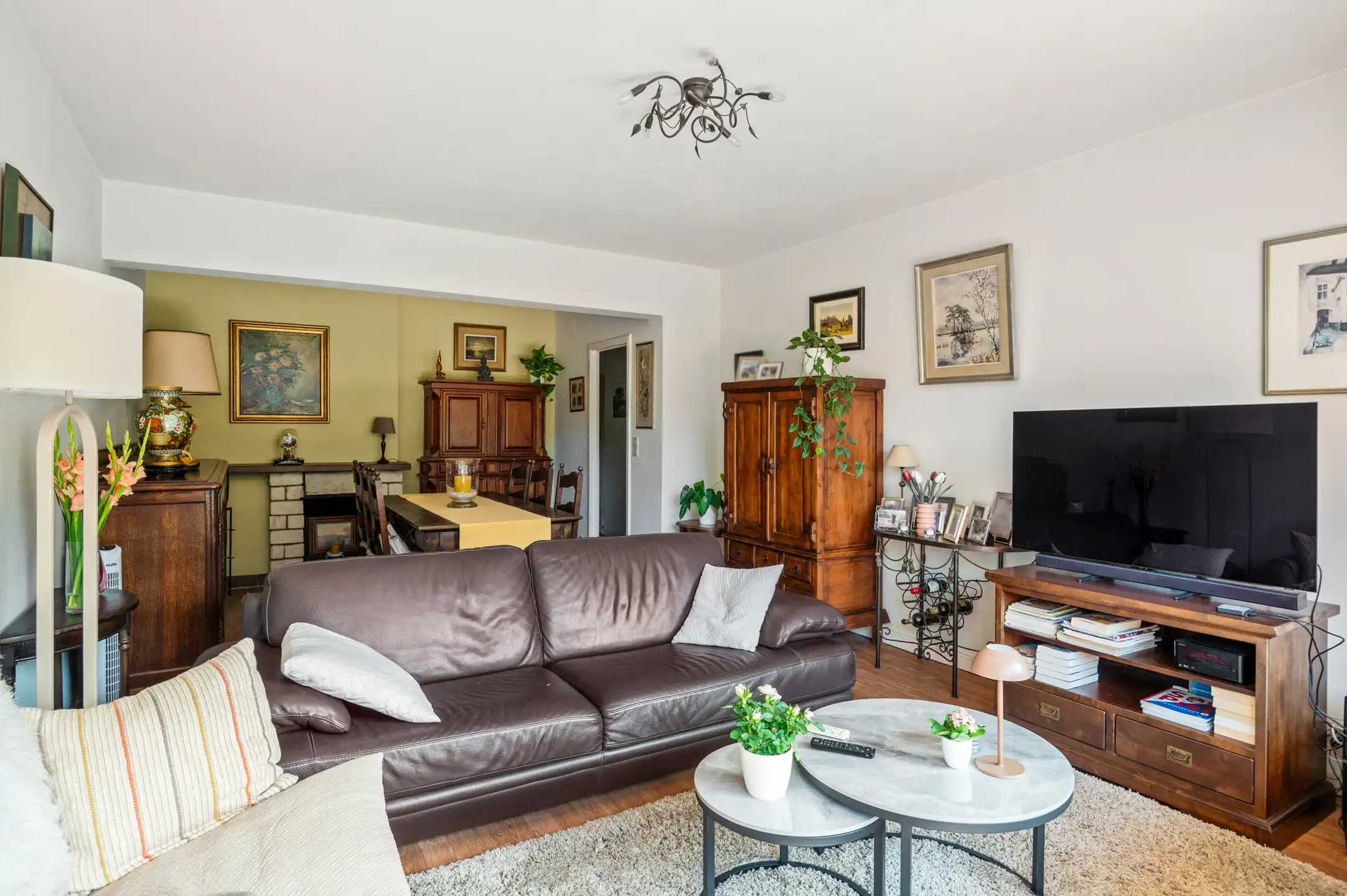 Mooi appartement met 2 slk., 2 terrassen en mog. staanplaats foto 4