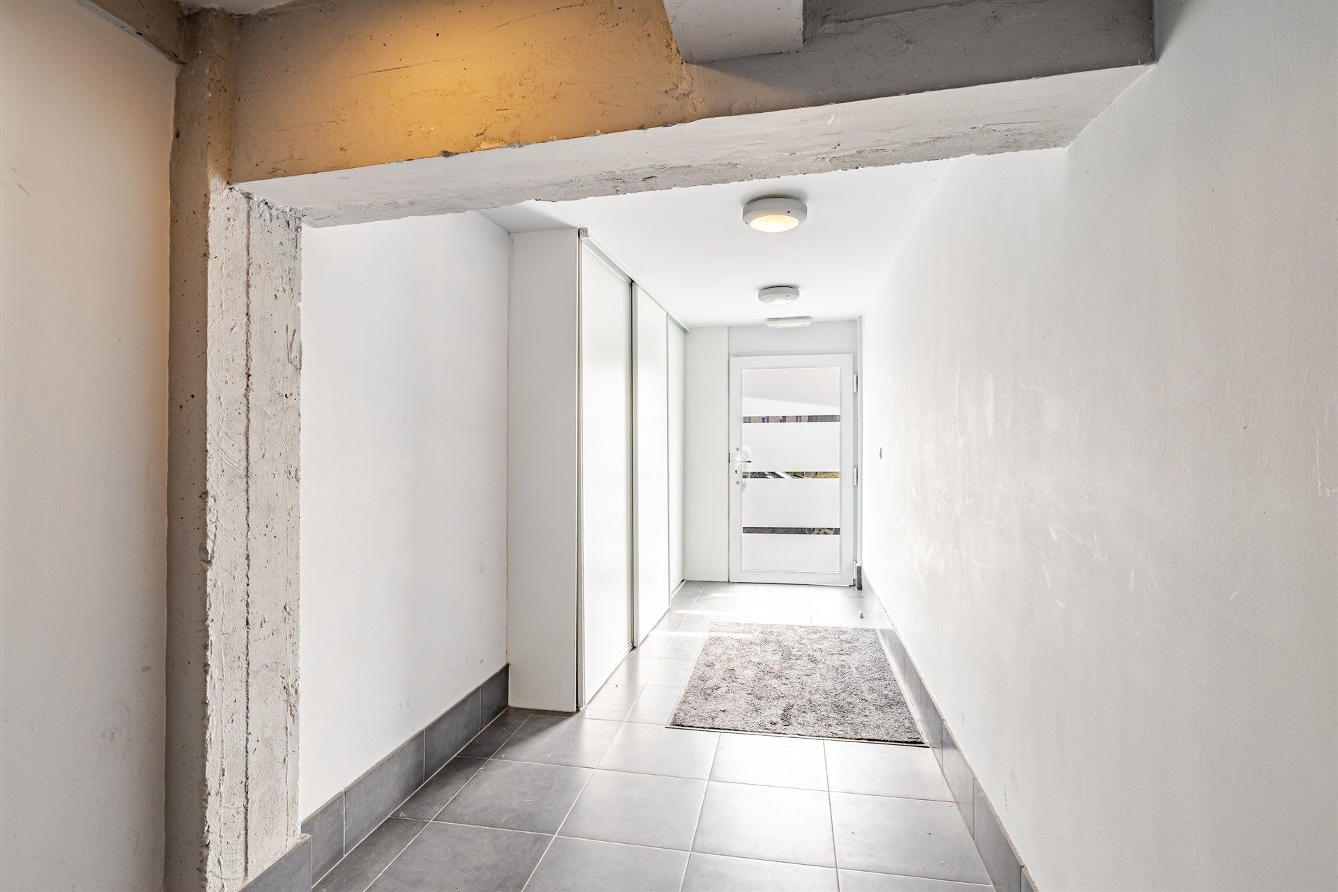 Ruim 2 slpk app met groot terras en garage in Ten-Ede foto 14