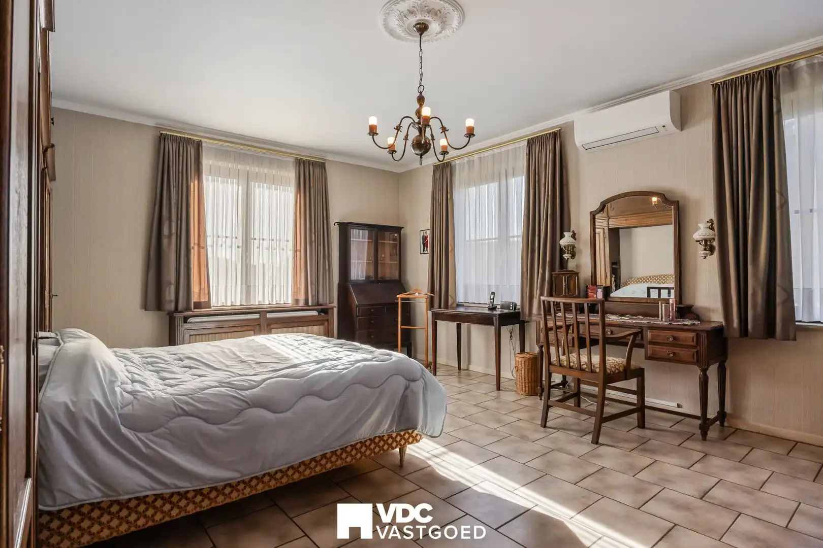 Ruime en zeer verzorgde gezinswoning met 5 slaapkamers op 8a22ca foto 23