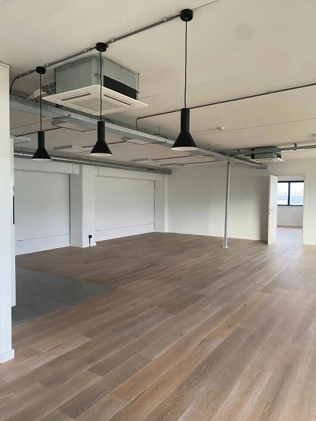 Kantoorruimte van 190 m² op toplocatie Westpoort Zwijndrecht foto 5