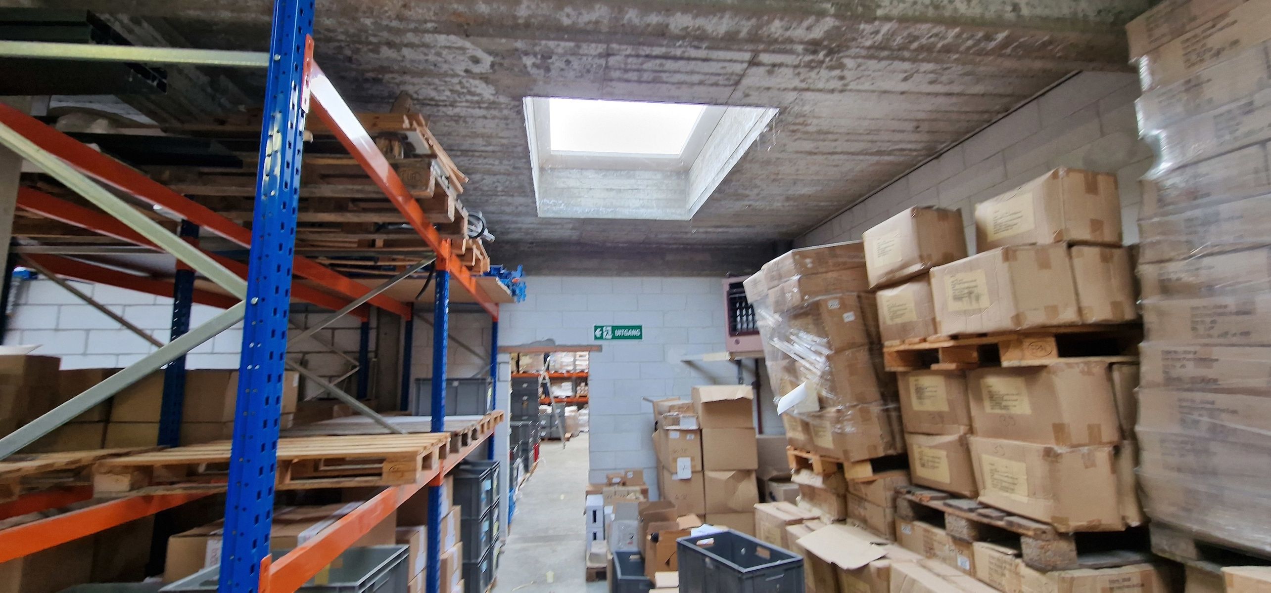 Grote magazijnruimte/atelier met kantoor te koop in Deurne  foto 142