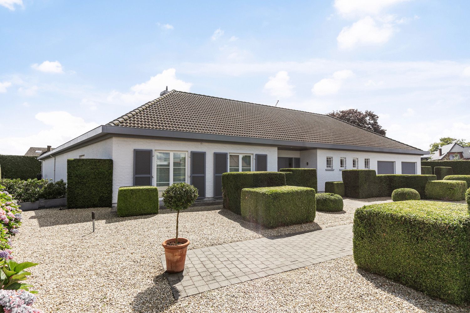 Prachtige villa met zwembad op een perceel van 2.364m² aan de stadsrand van Bree foto 5