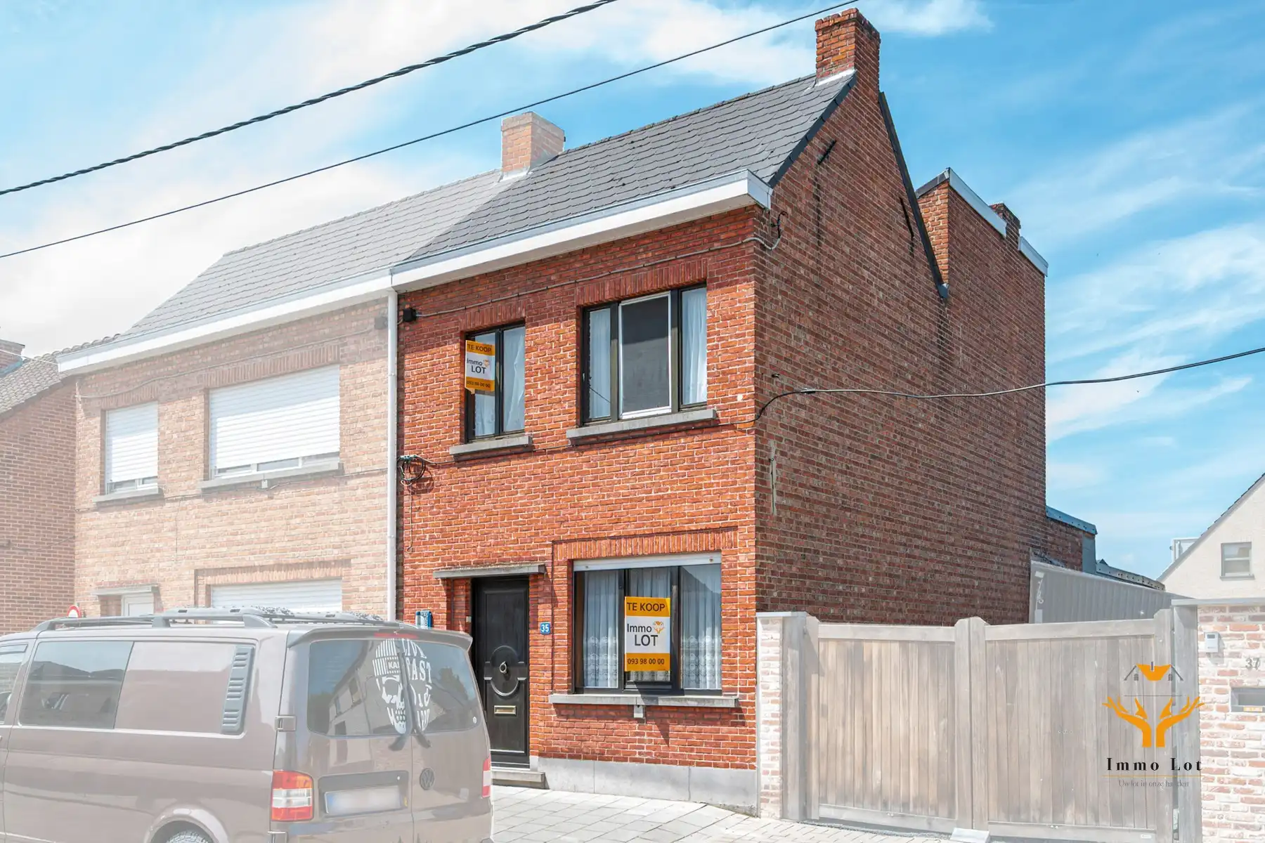 Hoofdfoto van de publicatie: Starterwoning met potentieel in centrum Berlare 