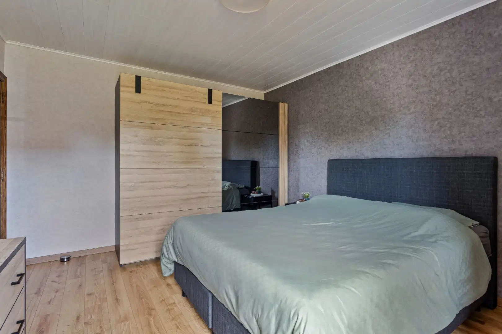 Onderkelderde woning met 4 slpks op 899 m² in een doodlopende straat te OLV Olen ! foto 17