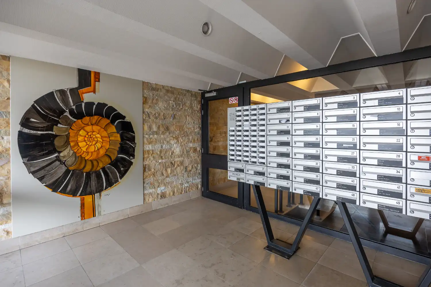 Gerenoveerde studio met frontaal zeezicht te koop in Middelkerke foto 18