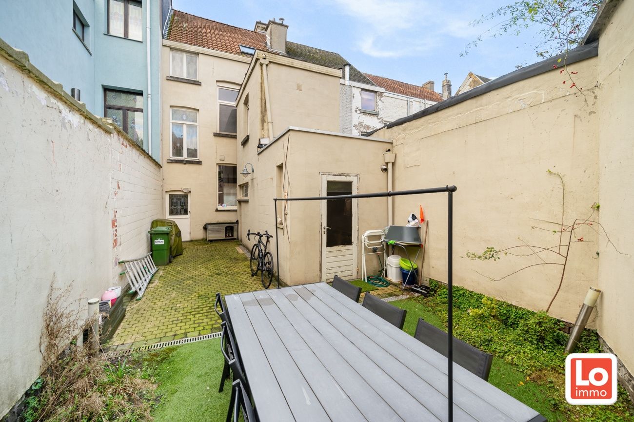 VERKOCHT!! Leuke stadswoning met tuintje & terras op een toplocatie vlakbij het centrum van Gent. foto 20