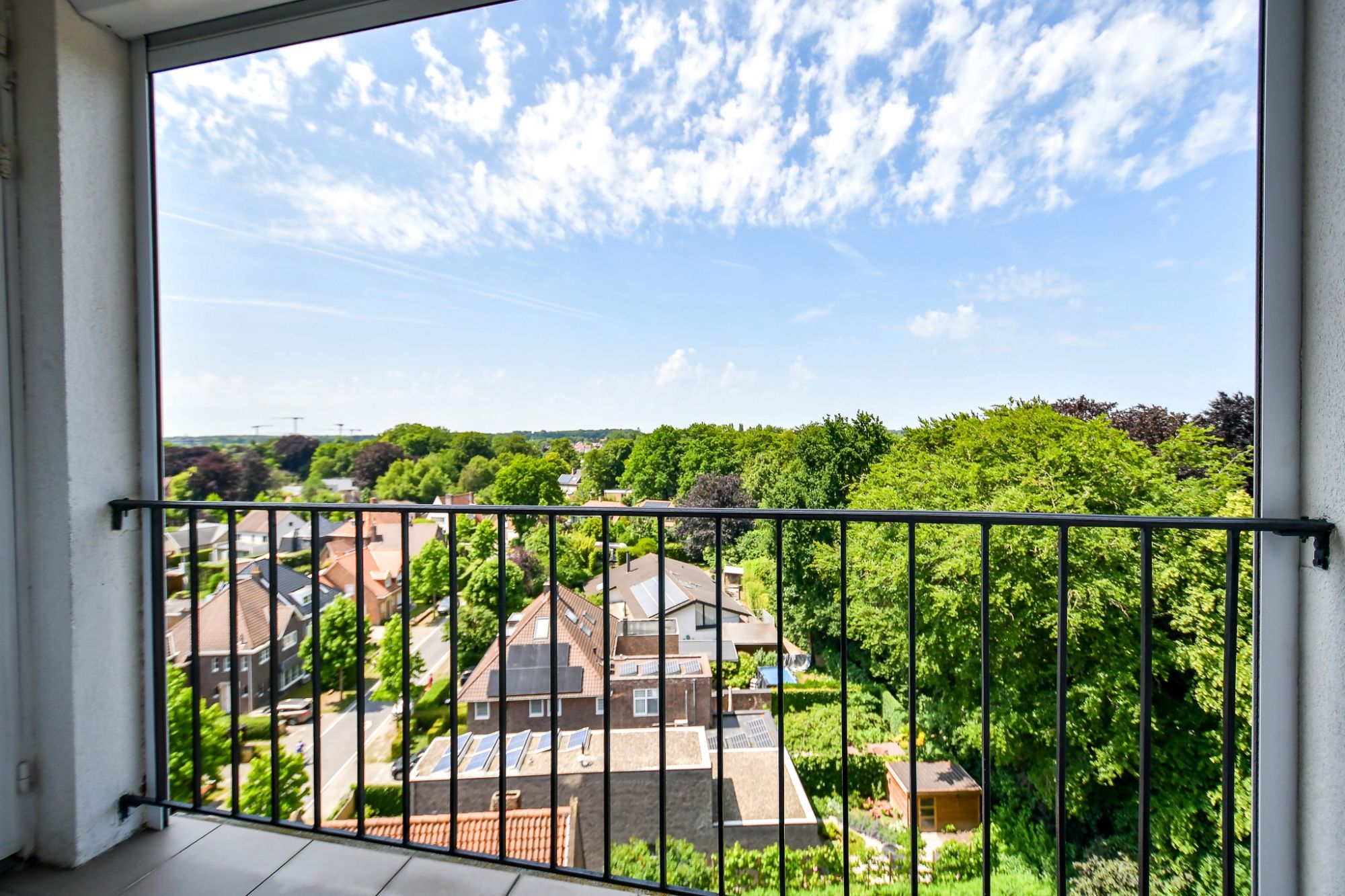RUIM WOONAPPARTEMENT met PANORAMISCH ZICHT, 2 SLPKS en 2 TERRASSEN foto 12