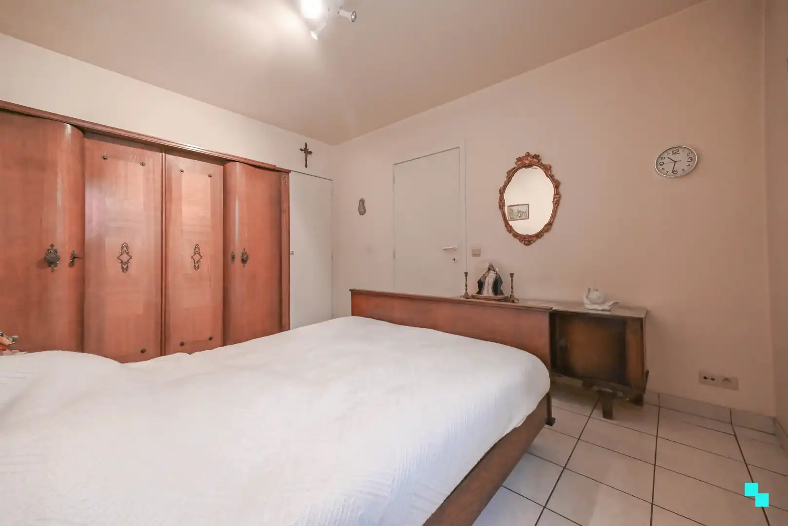 Ruim en instapklaar tweeslaapkamer appartement in hartje Izegem foto 18