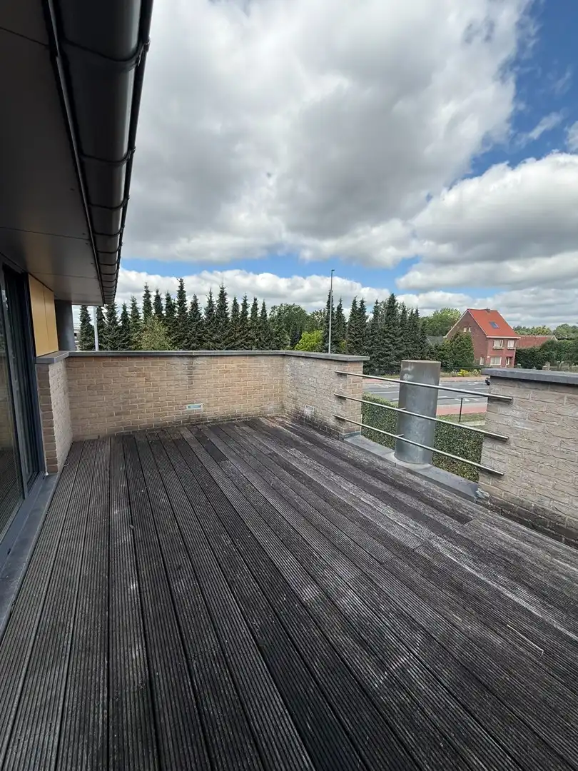 Ruim appartement met 2 slaapkamers en 2 terrassen op een vlot bereikbare locatie in Achel. foto 9