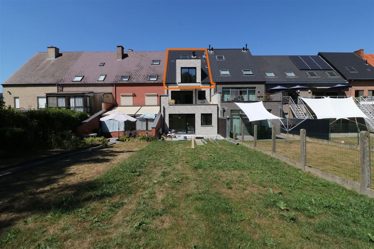  2 slpk. en terras, wandelafstand centrum en station, foto {{pictureIndex}}
