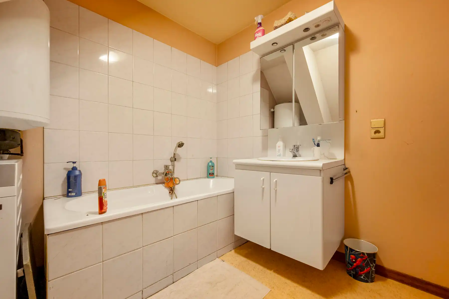 Opbrengsteigendom met 2 appartementen en handelsruimte foto 17