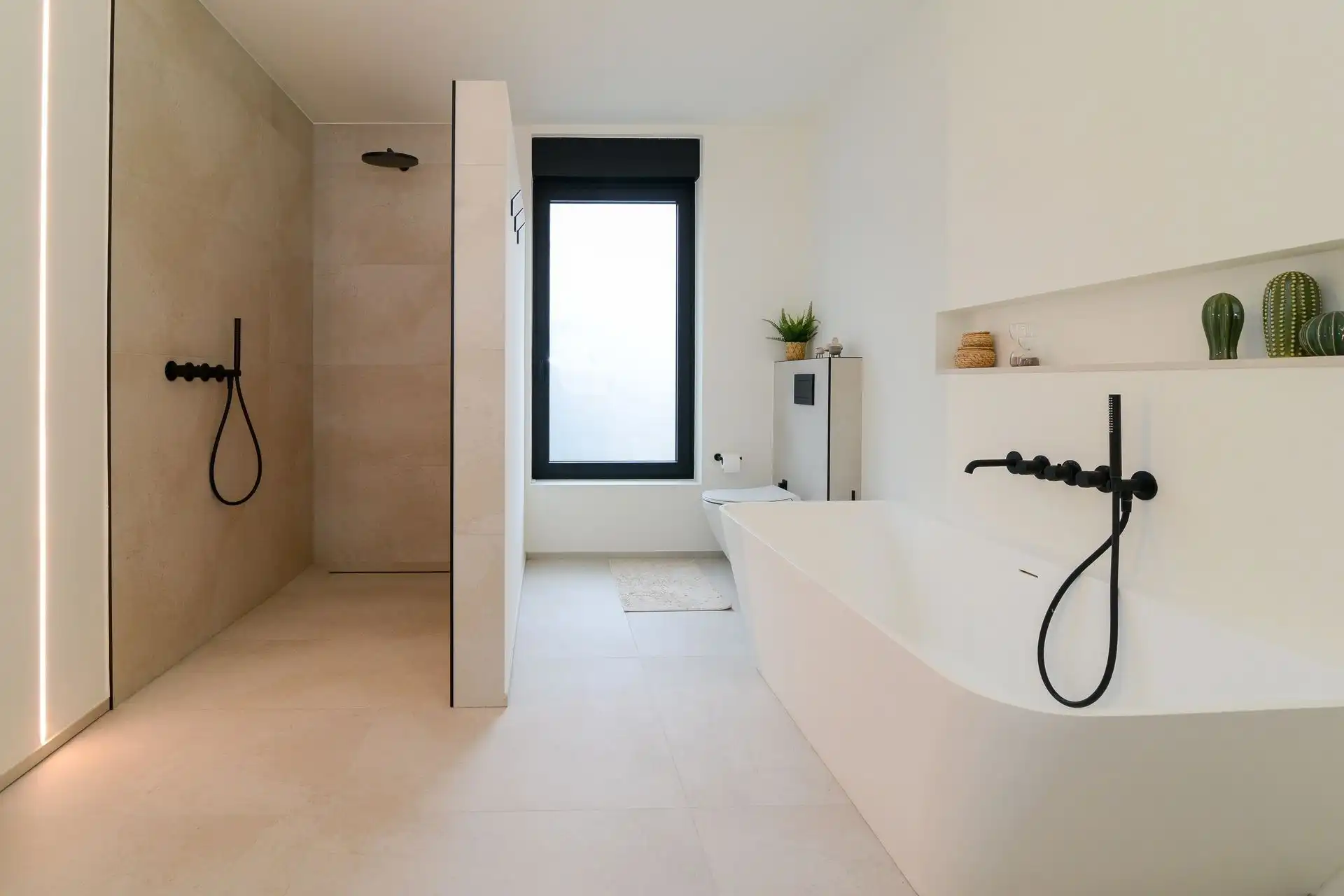 Stijlvolle en instapklare vrijstaande woning op een doodlopende straat  foto 24