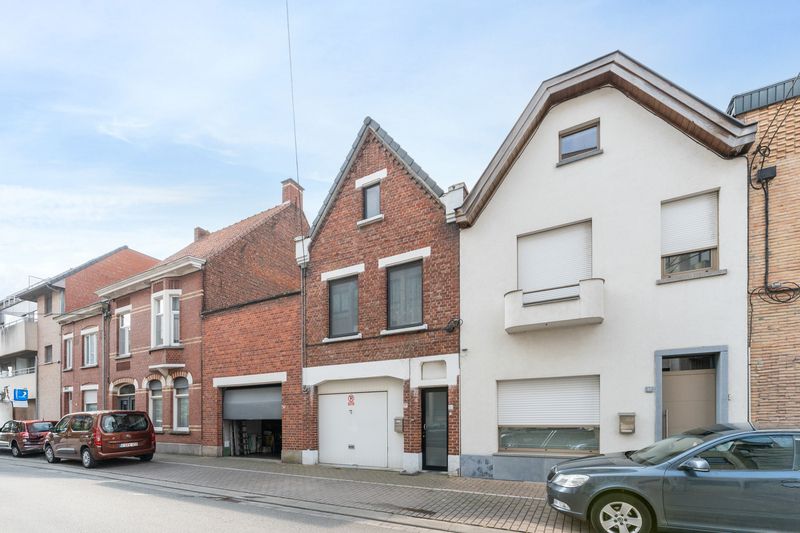 Roeselare centrum :  Instapklare, volledig gerenoveerde stadswoning met 4 slaapkamers, zuidgerichte tuin én zonnepanelen. foto 15
