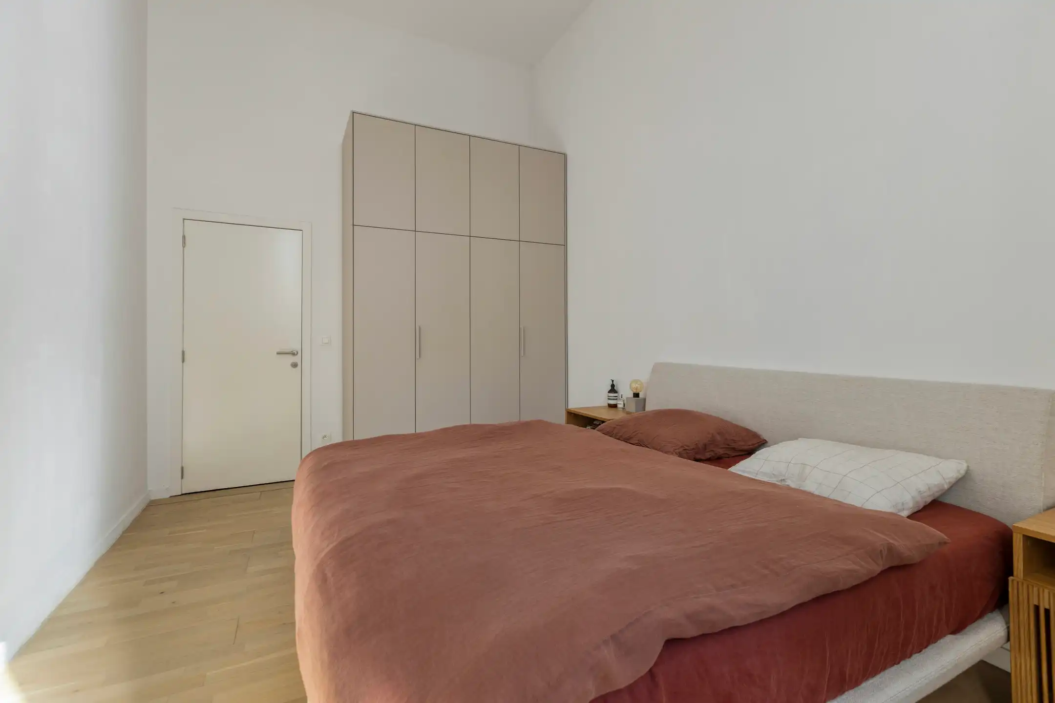 Gerenoveerd appartement met 2 slaapkamers & tuin te Tienen foto 12