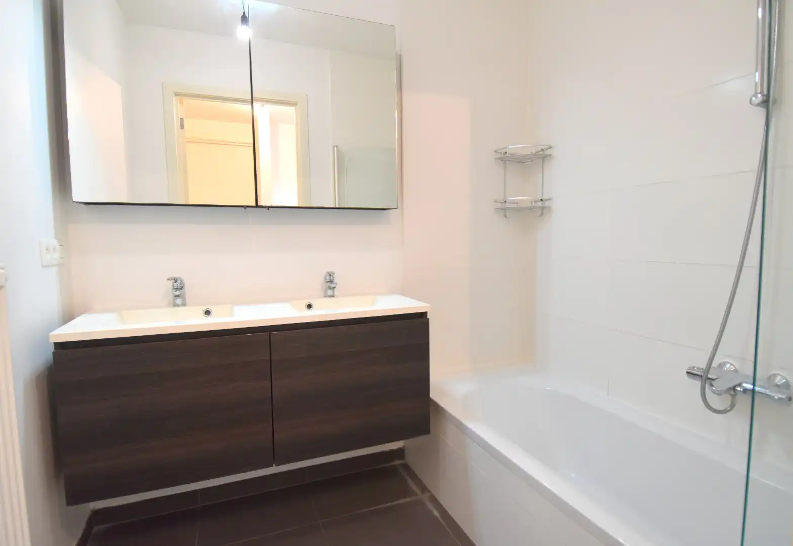 Instapklaar 2-slaapkamerappartement op toplocatie nabij het centrum van Kortrijk foto 9