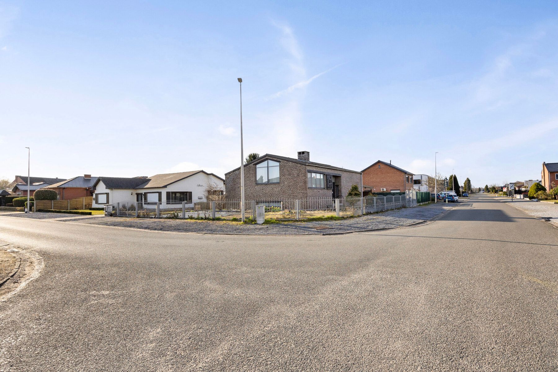 Ruime hoekwoning in Houthalen-Oost met enorm potentieel! foto 9