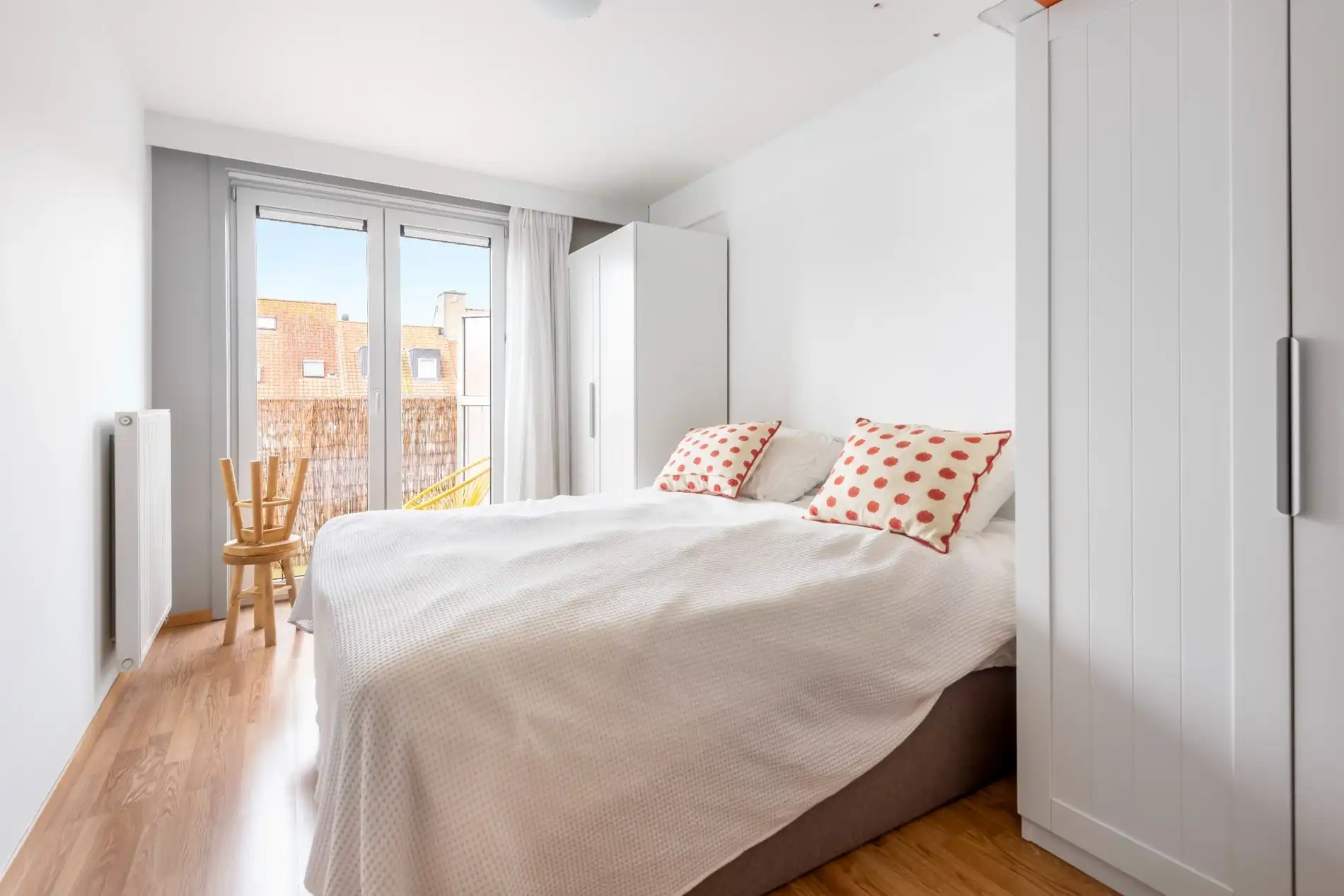 Recent en modern appartement met 2 slpk. gelegen op de belangrijkste winkelstraat van Knokke op wandelafstand van de zeedijk.  foto 12