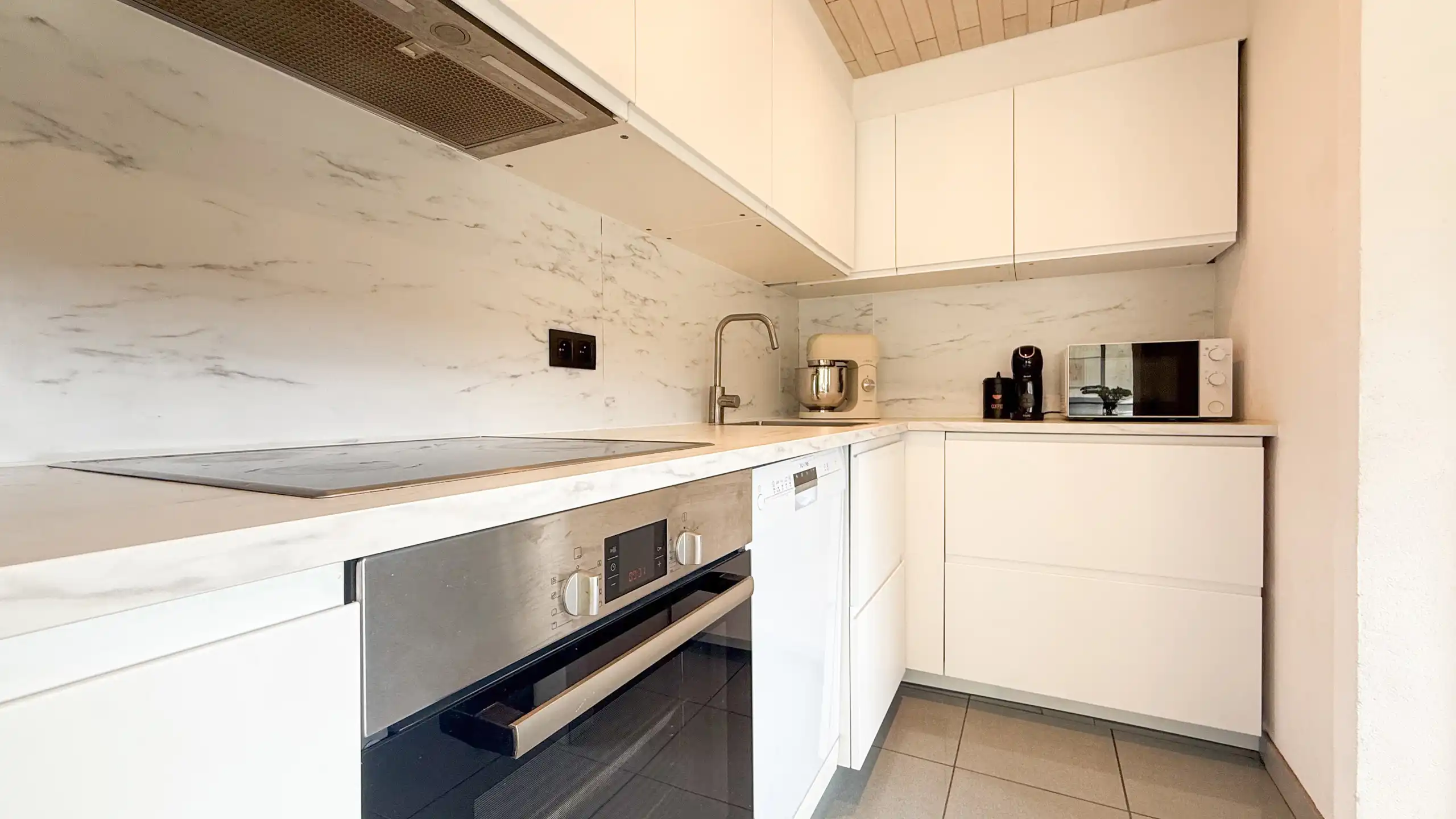 Instapklare woning met 2 slpks, ruime leefruimte en tuin! foto 10