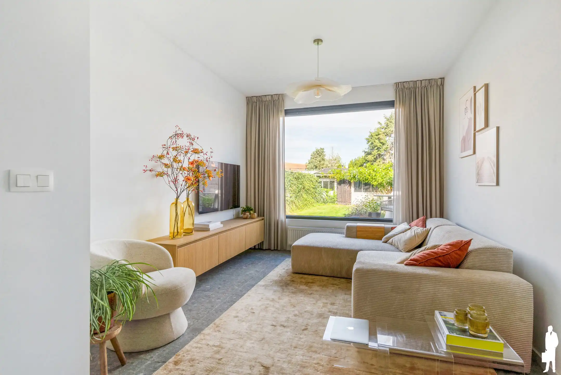 Smaakvol gerenoveerde woning met 3 slaapkamers en mooie tuin foto 11