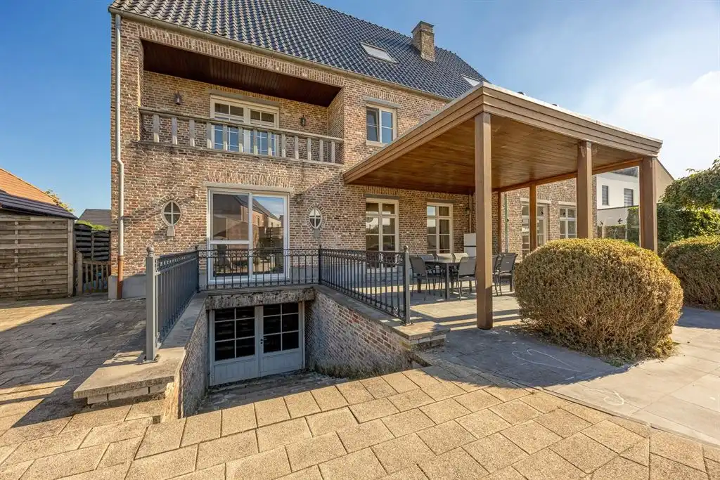karaktervolle villa met zonnige tuin en zwembad foto 28