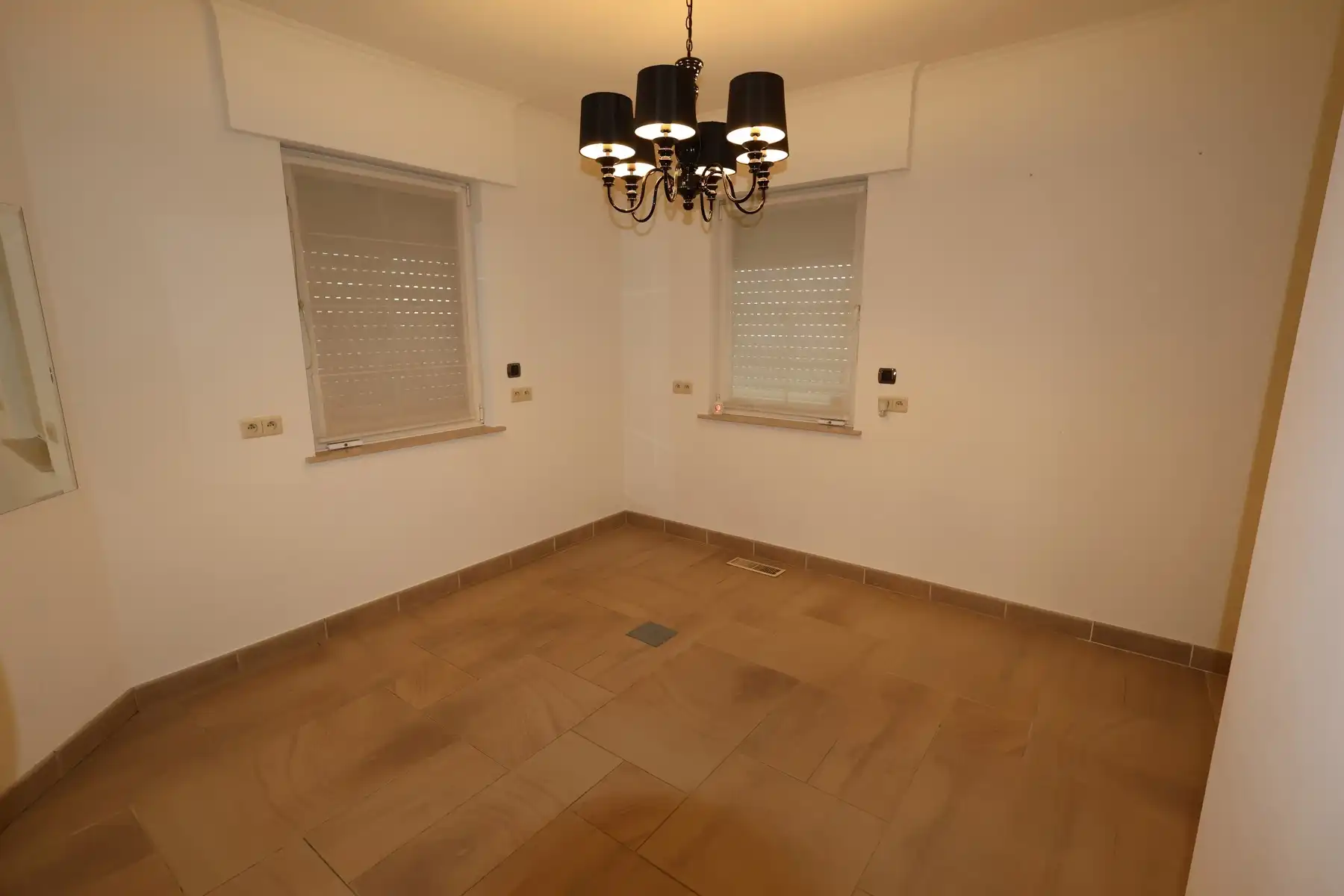 Een ruime gezinswoning met 3 slaapkamers op een perceel van 784m². foto 11