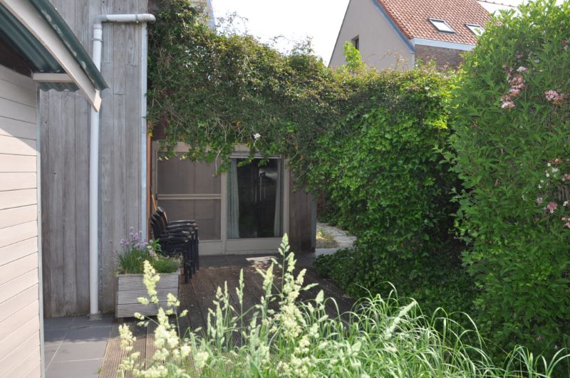 Charmante woning met 2 slaapkamers en ruime tuin. foto 9