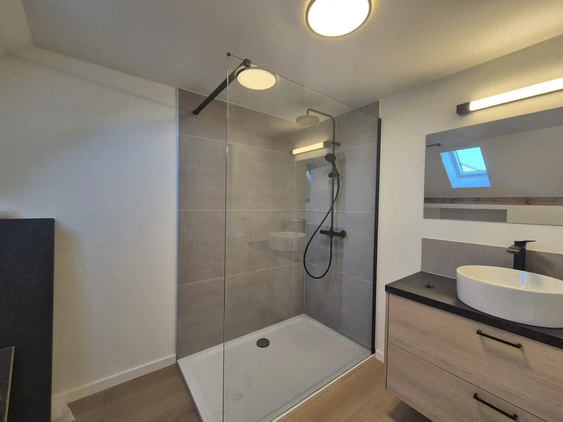 Ruim triplex appartement met polyvalente ruimte op toplocatie in het hart van Wetteren foto 21