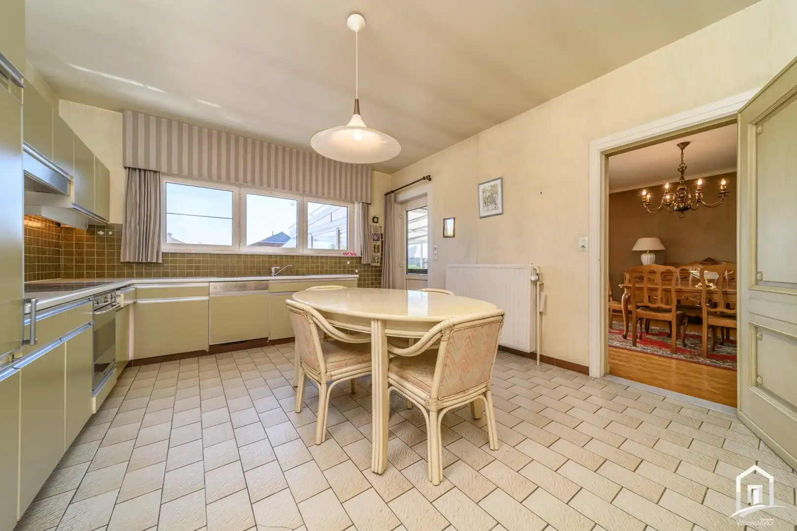 Gezinswoning met ruime garage/werkruimte op centrale locatie te Mere foto 8