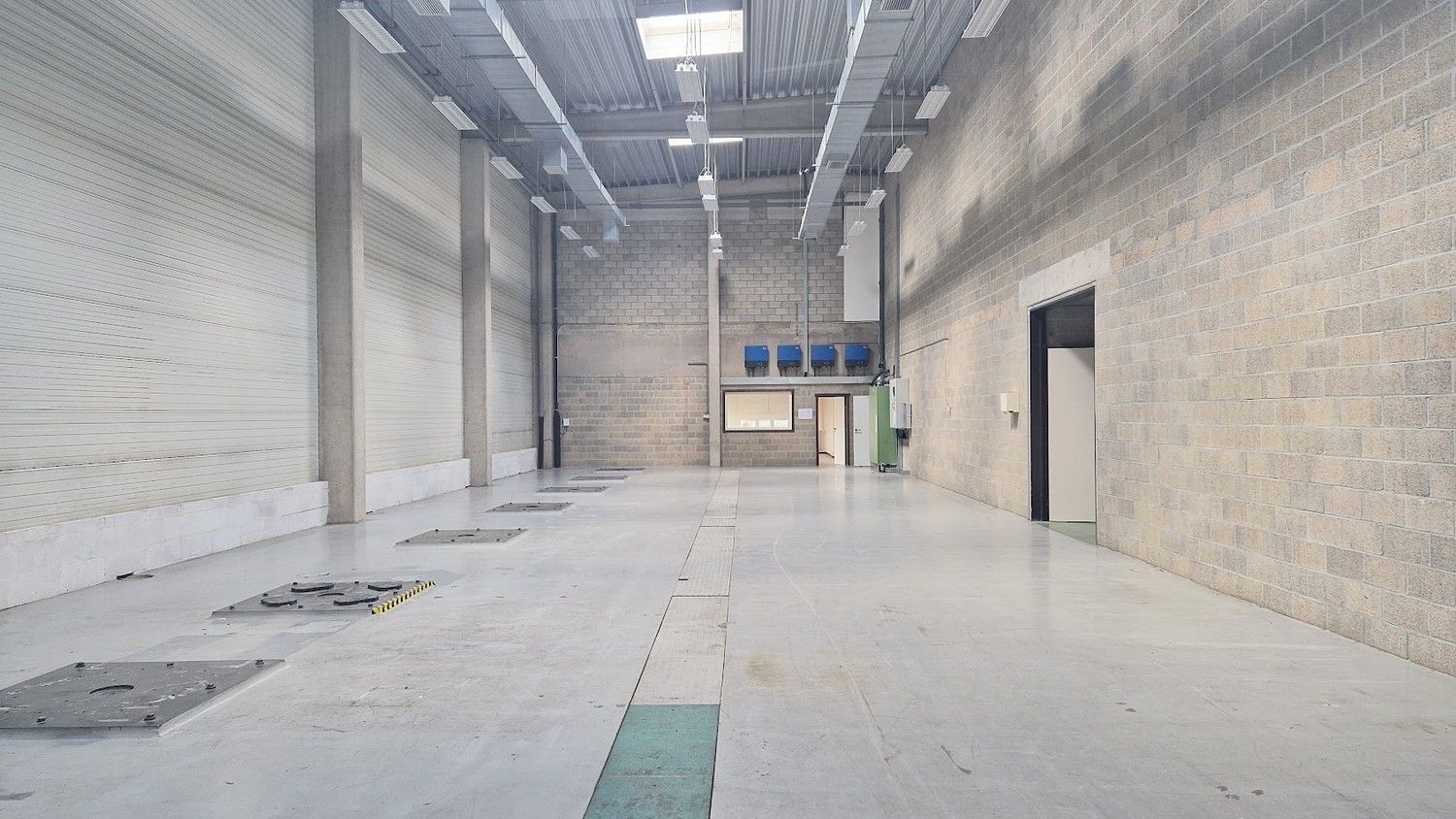 500m² kantoren met 350m² magazijn foto 12
