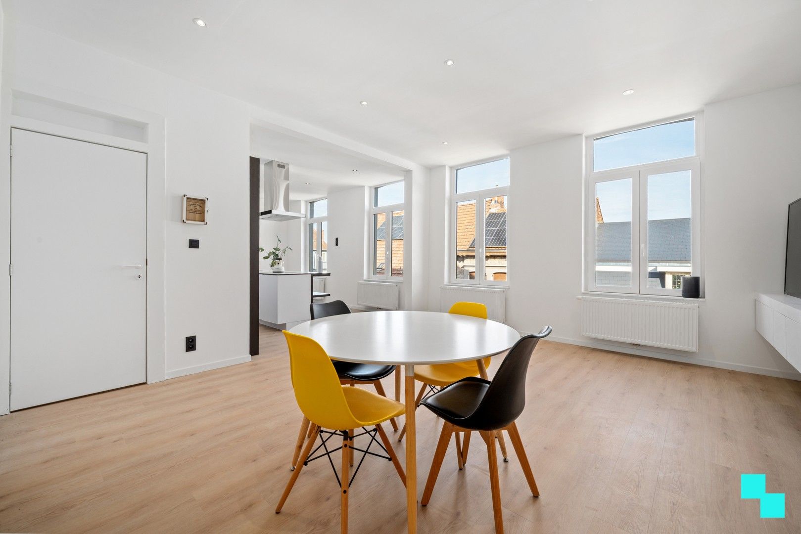 Volledig gerenoveerd appartement in loftstijl - centrum Menen foto {{pictureIndex}}