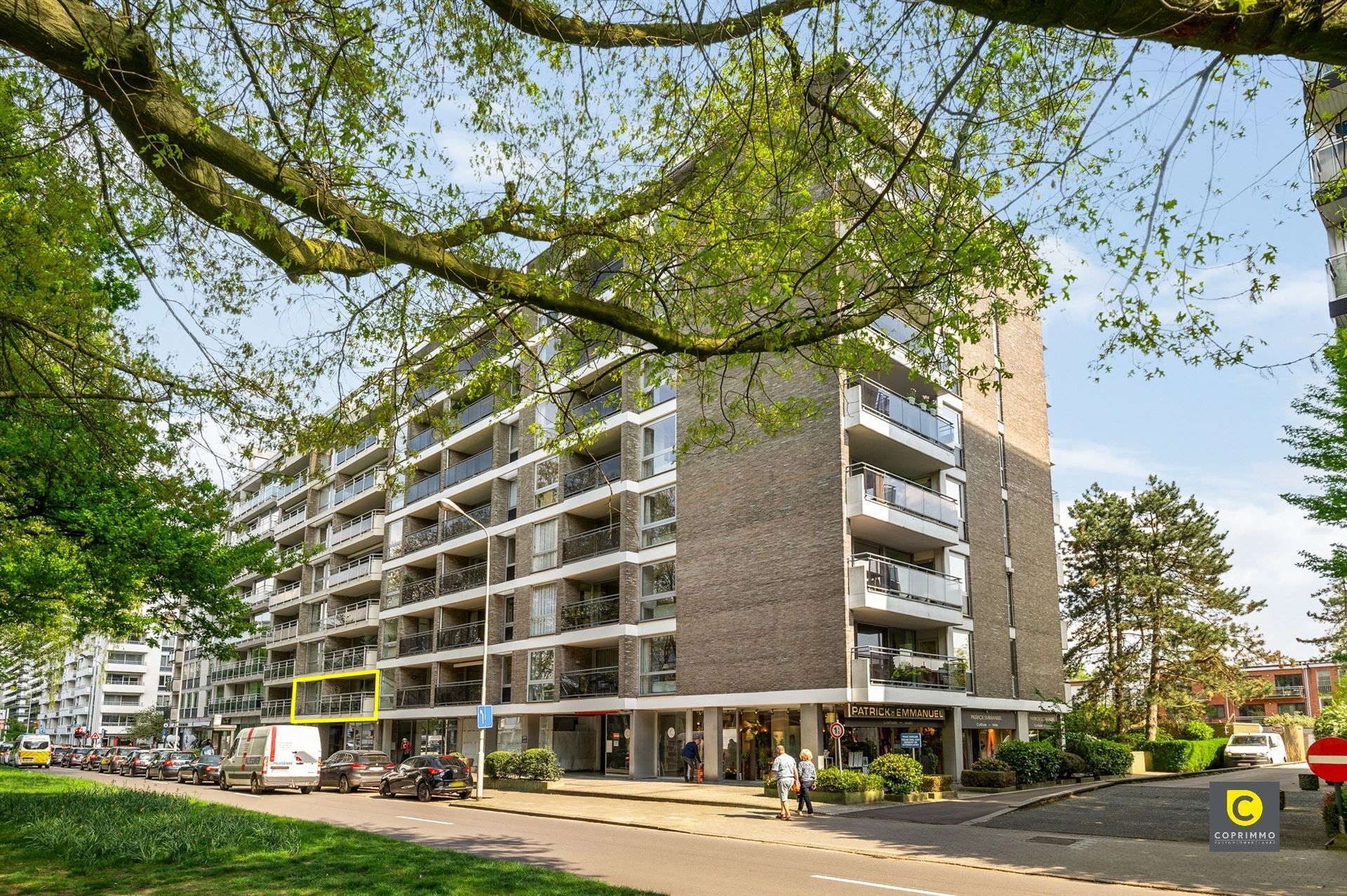 Prachtig gerenoveerd 3 slaapkamer appartement met 2 terrassen te Fruithoflaan! foto 12