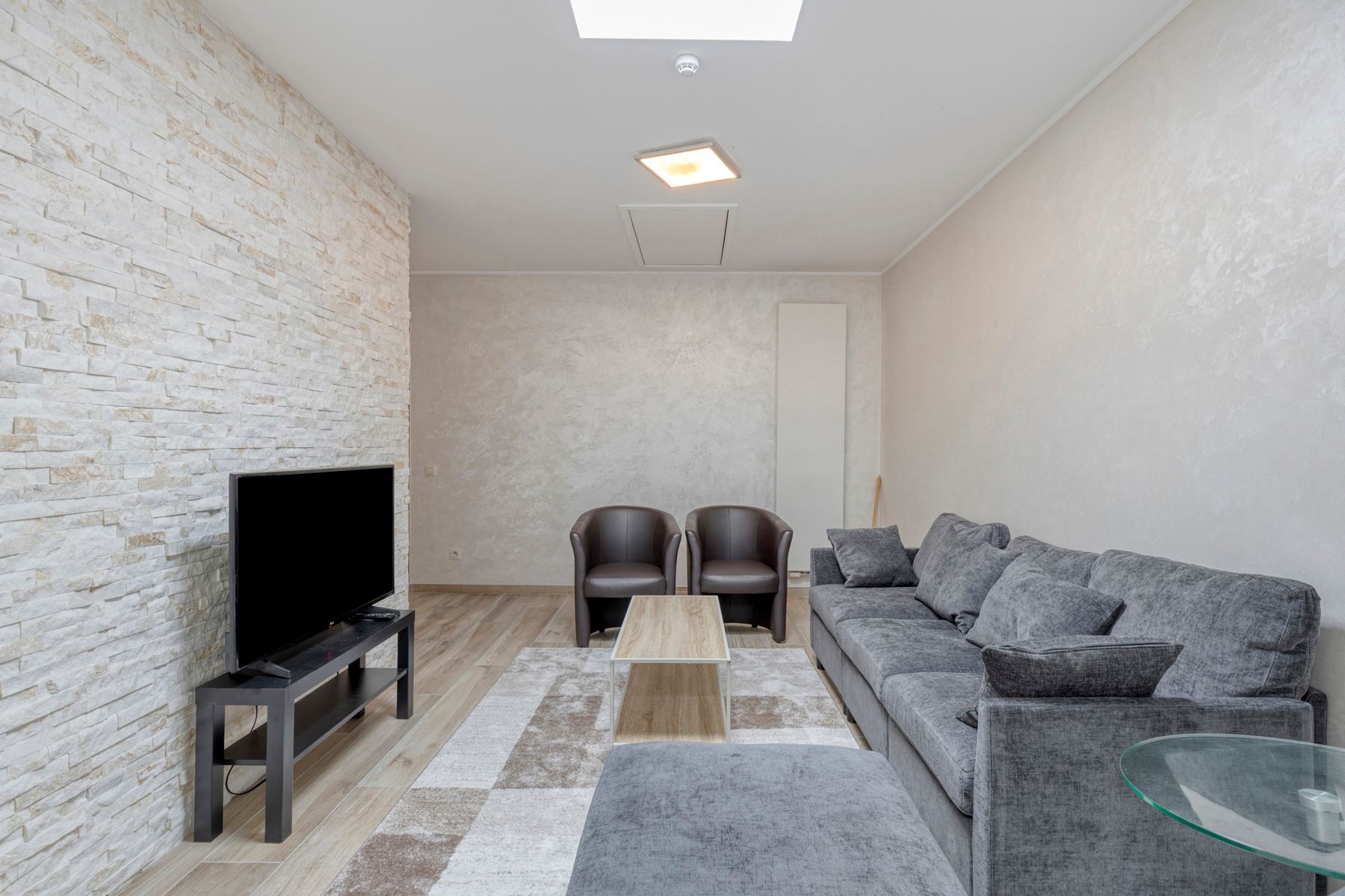 Gerenoveerd 1-slaapkamerappartement in centrum Vilvoorde foto 2