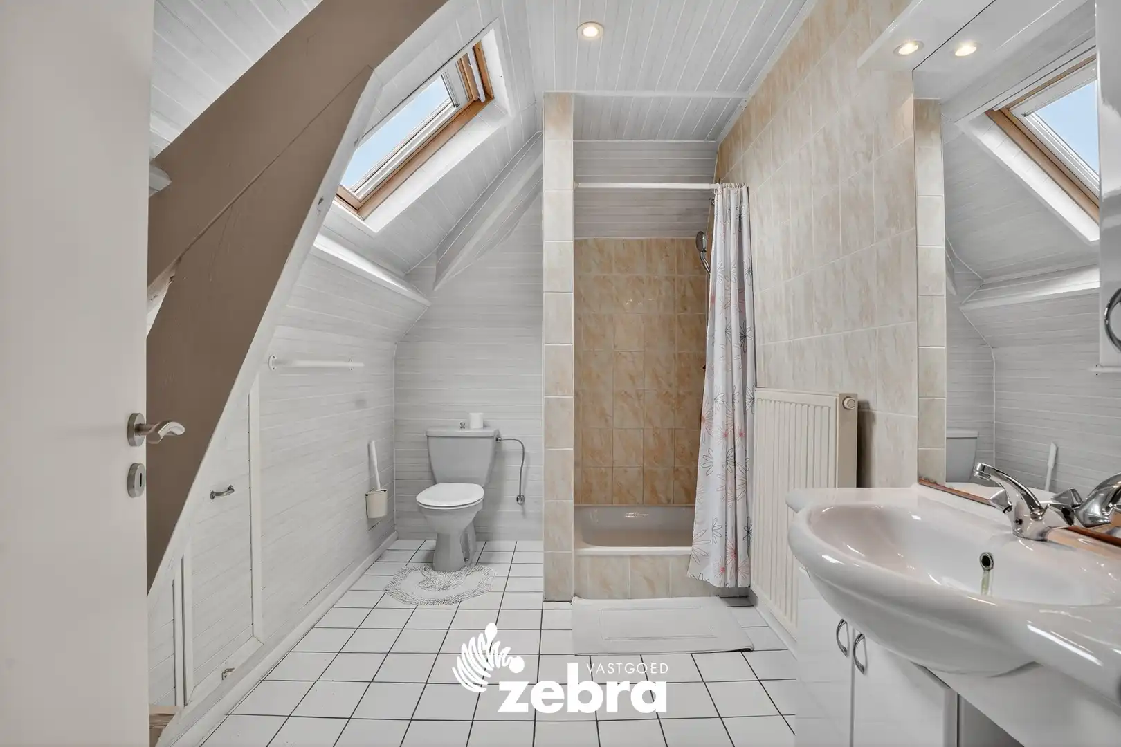 Unieke burgemeesterswoning met authentieke charme, 6 slaapkamers en grote tuin nabij IJzer te Roesbrugge! foto 45