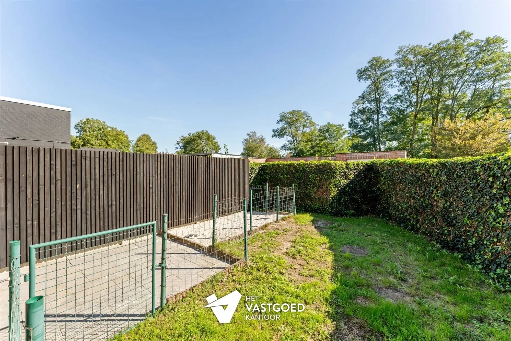 GELIJKVLOERS APPARTEMENT MET STAANPLAATS EN AFGESLOTEN GARAGE TE BERINGEN foto 28