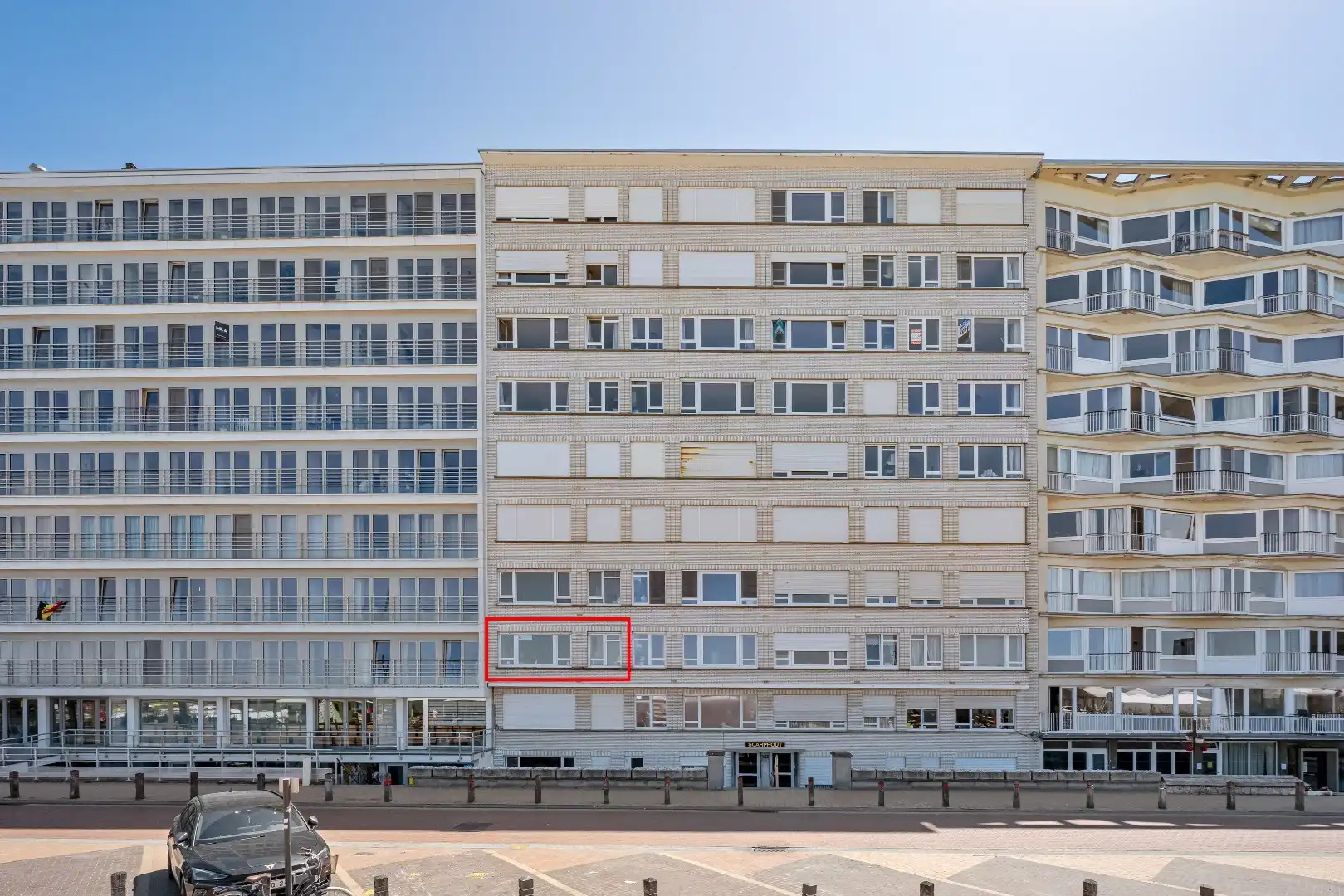 Ruim gerenoveerd 3 slaapkamer appartement met frontaal zeezicht op absolute toplocatie aan de Zeedijk in Blankenberge foto 15