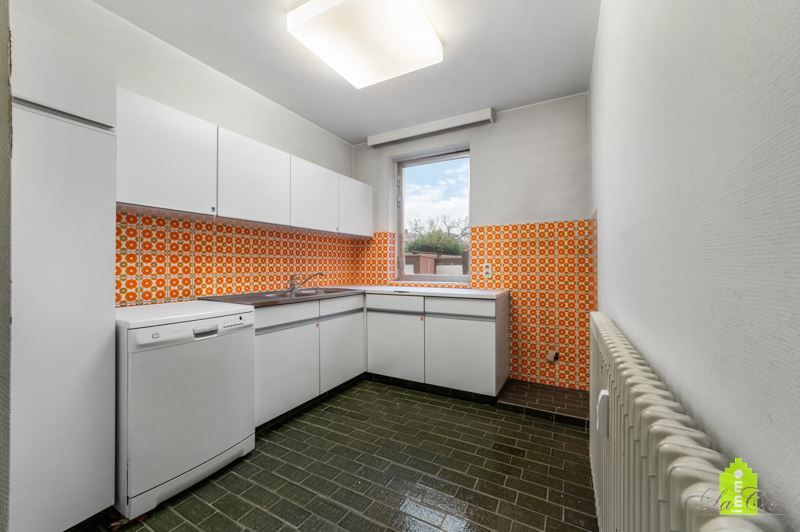 Vooraan Sint-Andries, LICHTRIJK RUIM HOEKAPPARTEMENT met bureau, 2 slaapkamers en zonnebalkon foto 6