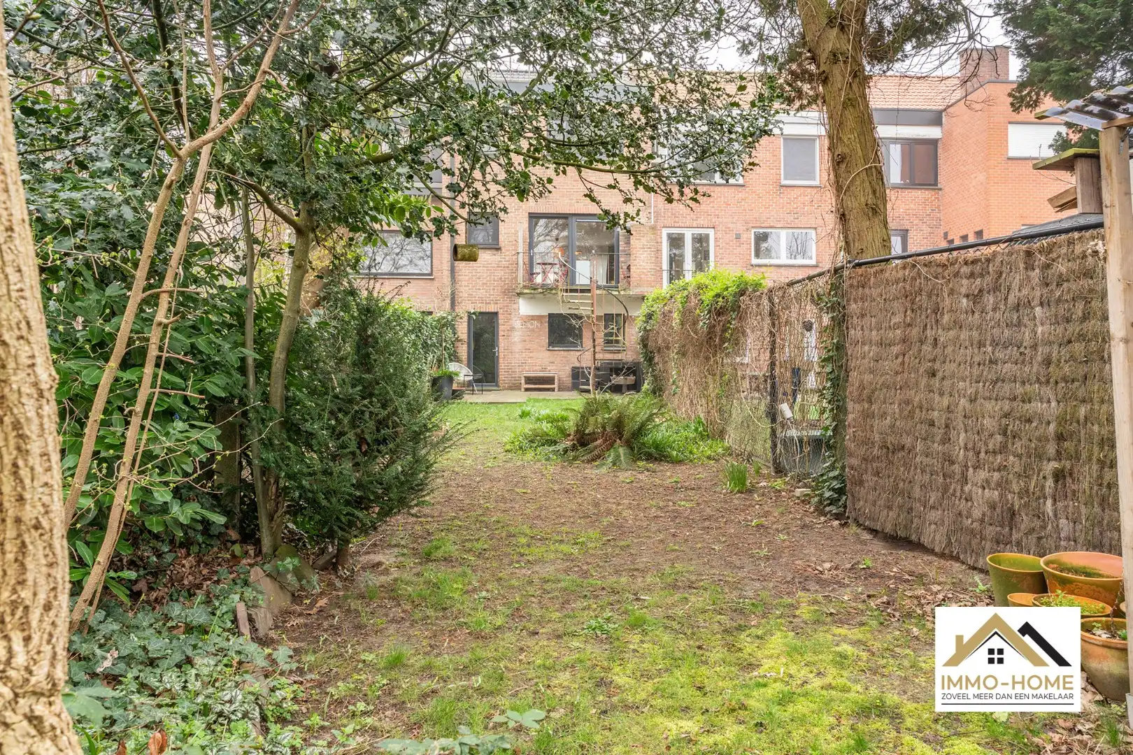 Ruime instapklare woning op toplocatie te Sint-Amandsberg  foto 15