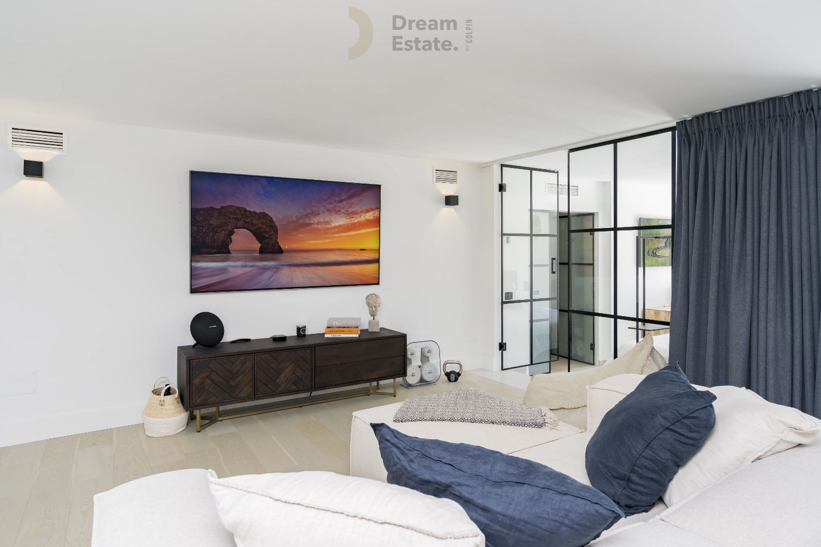 Een mooie ruime villa in de exclusieve afgesloten gemeenschap van Puerto del Capitán, Nueva Andalucia. foto 6