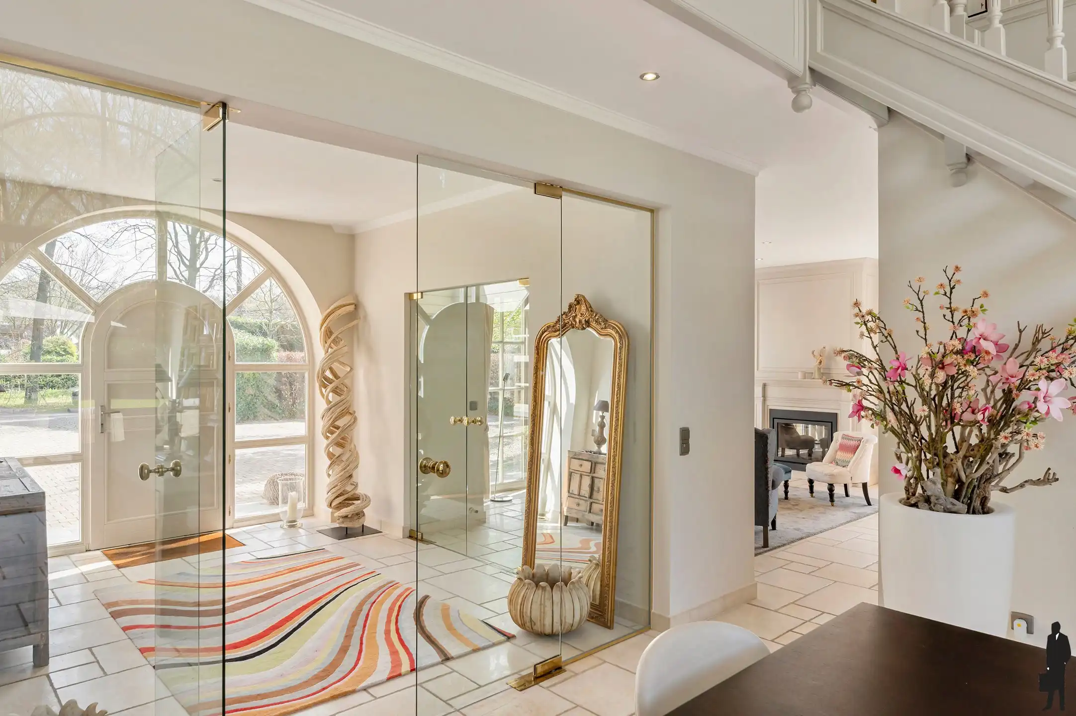 Lichtrijke villa aan het centrum! foto 4