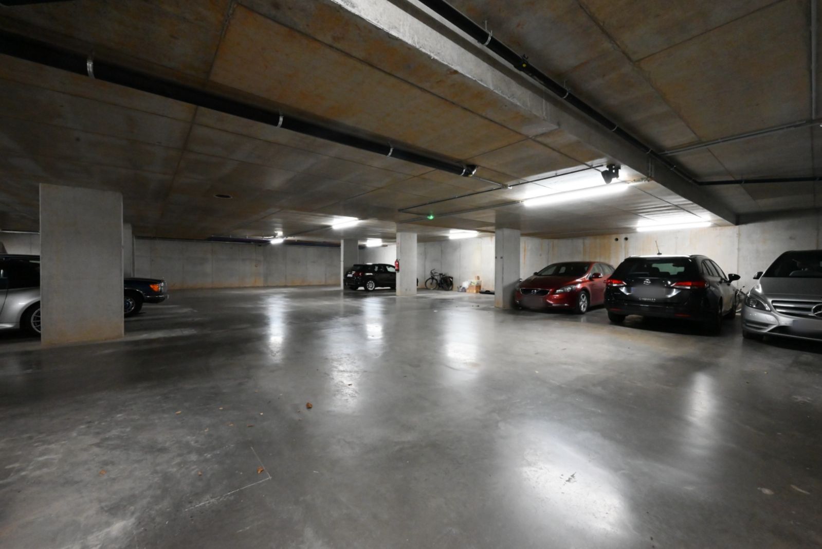 Ondergrondse staanplaats in het hartje van Rumbeke! foto 6