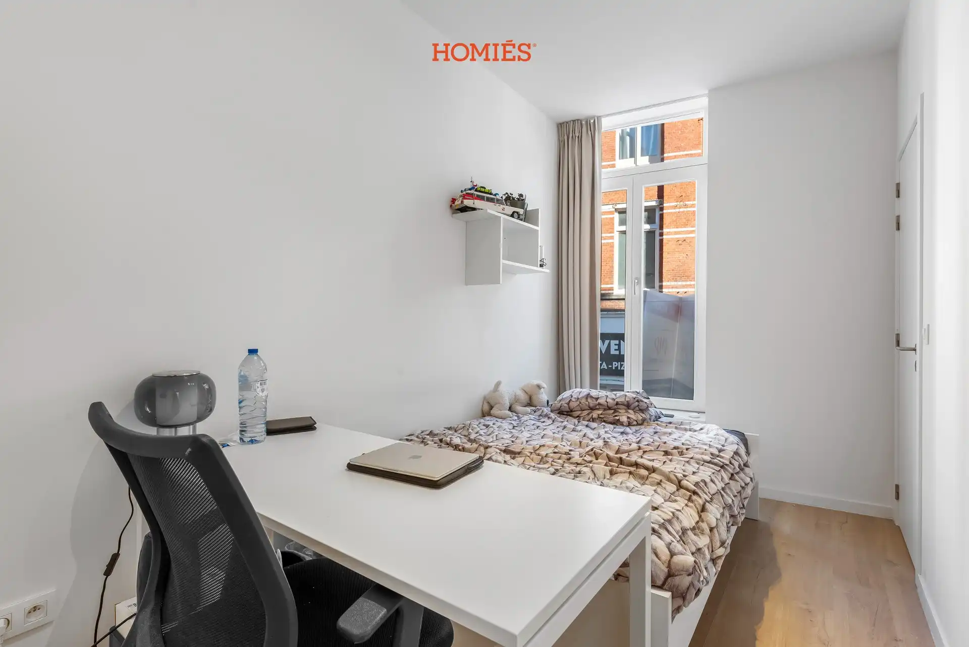 Stijlvolle studentenkamer met eigen sanitair op toplocatie foto 2