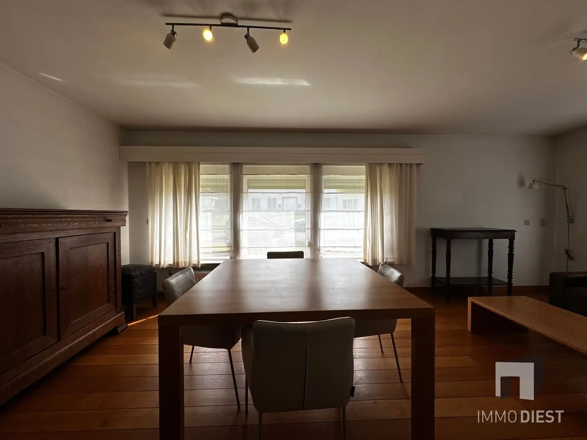 Gezinswoning met 4 slaapkamers en mooie tuin foto 7