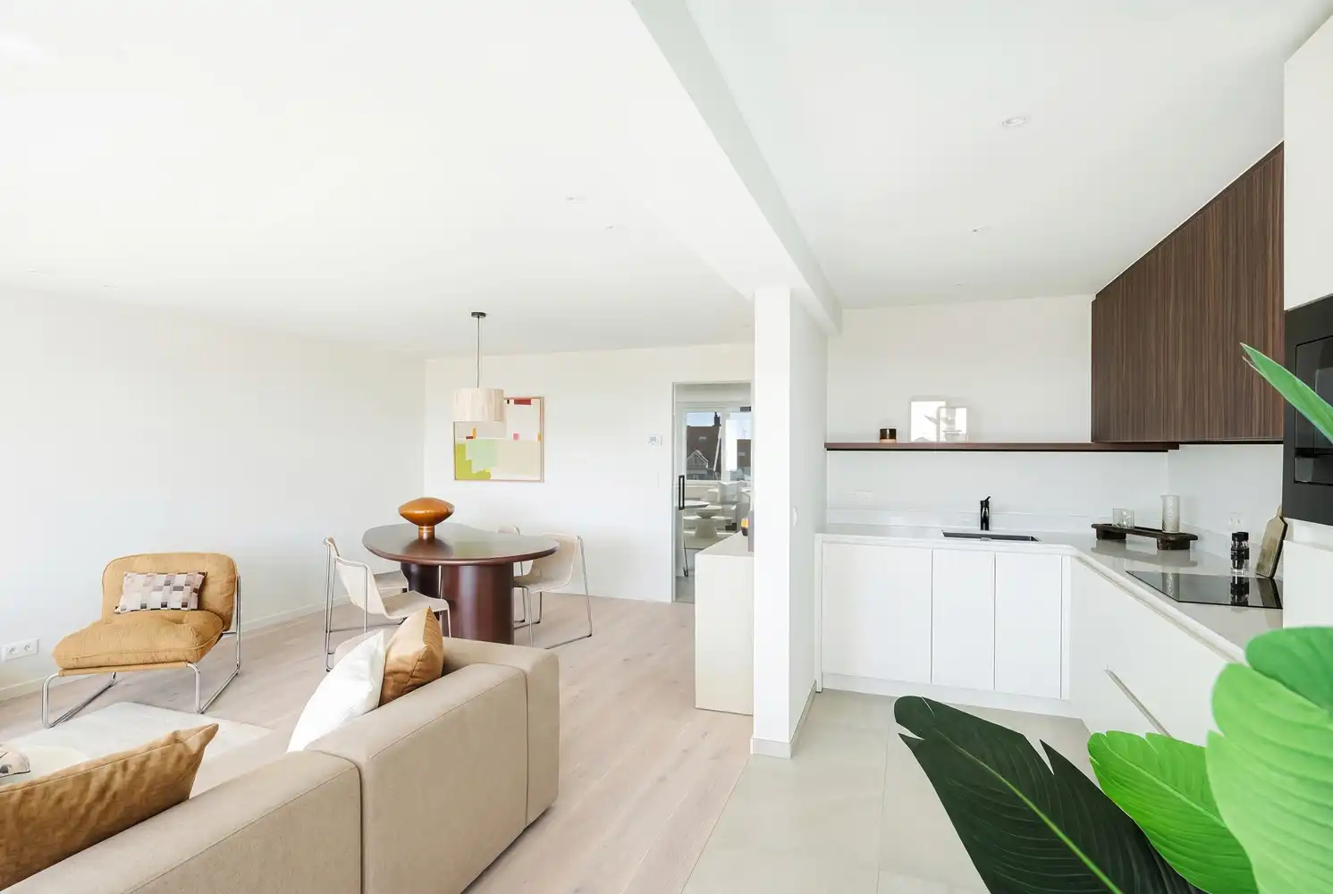 Prachtig vernieuwd appartement met open zichten en terrassen foto 6