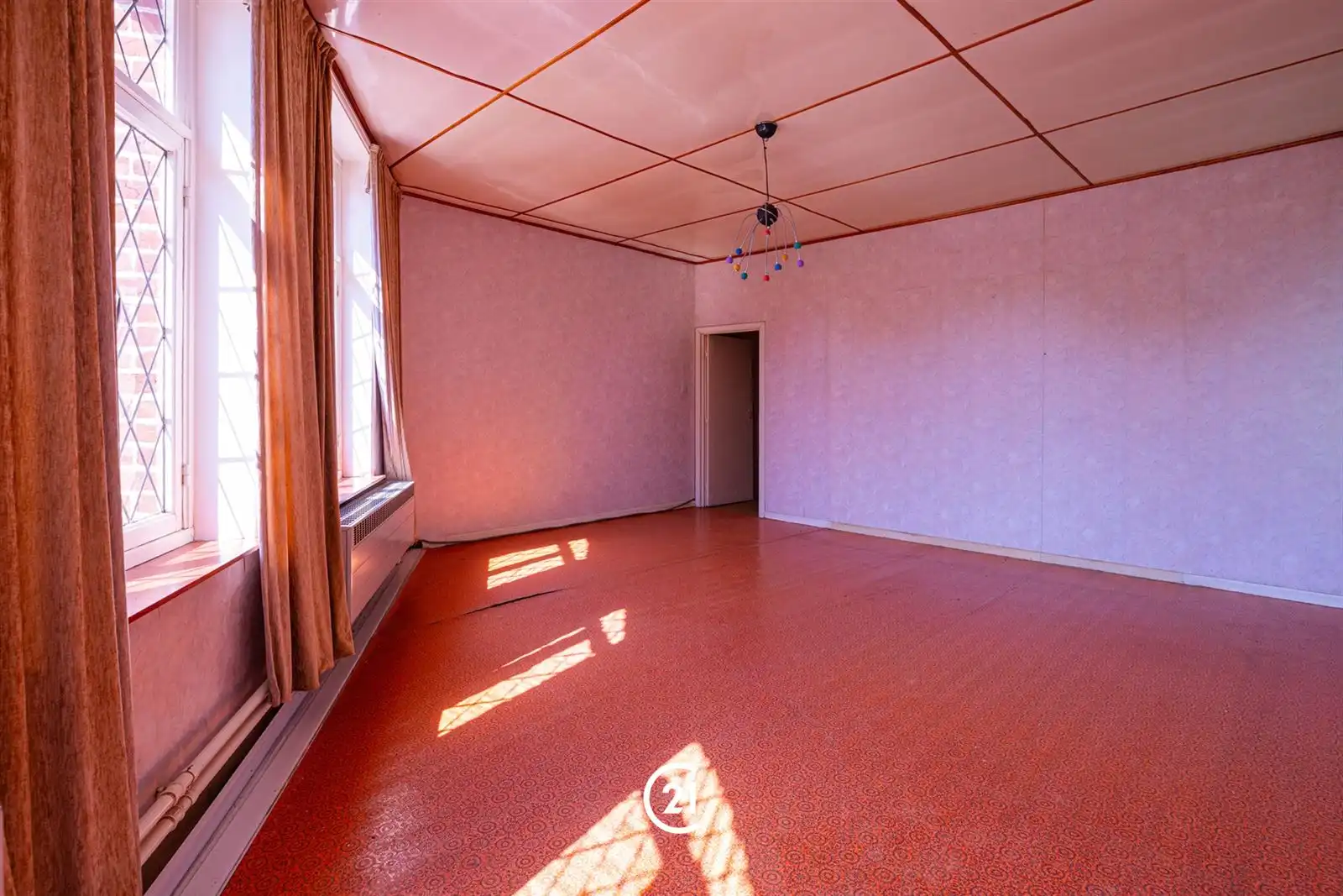 Ruime, te renoveren woning op een strategische ligging foto 21