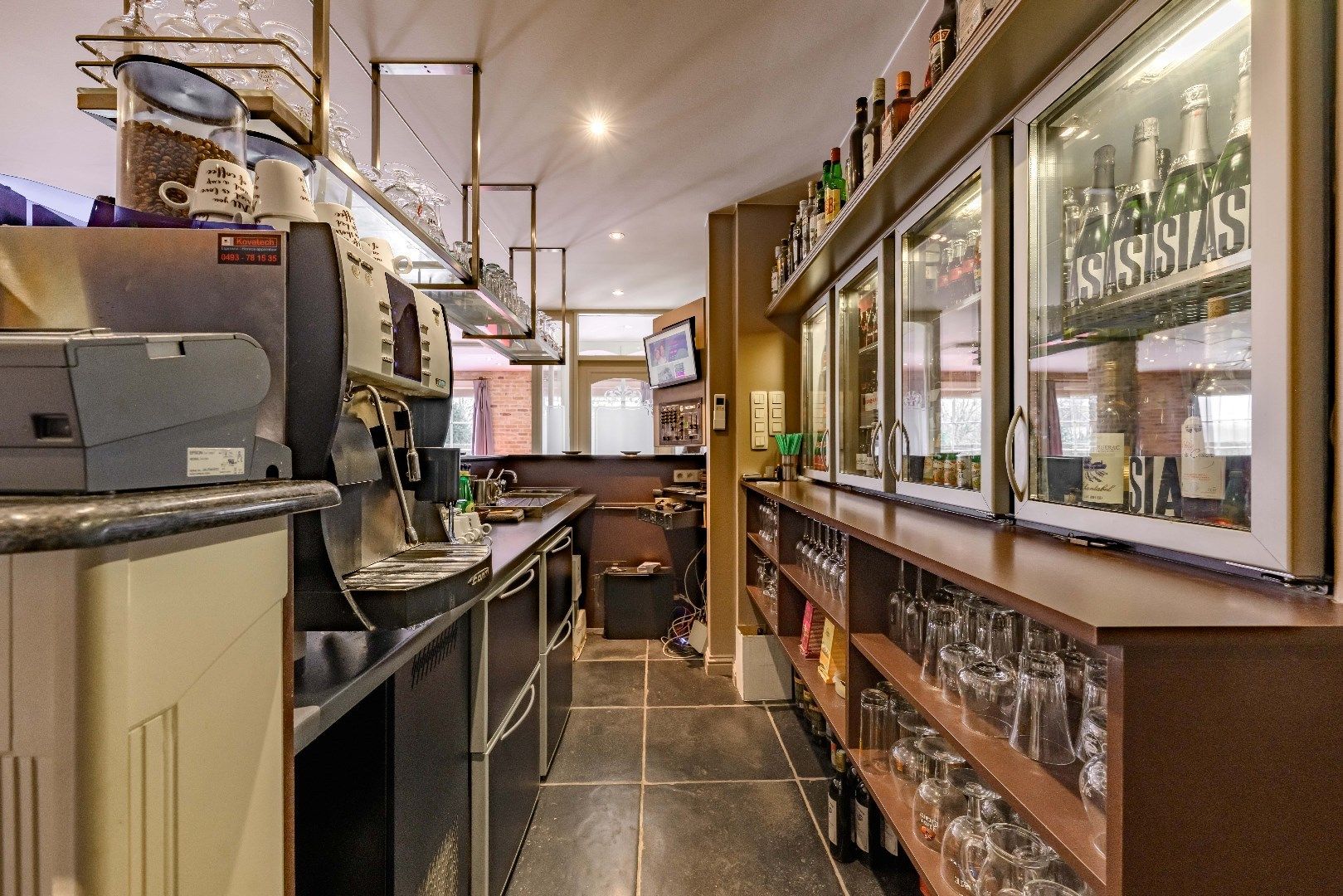 INSTAPKLAAR HANDELSHUIS (2009) OP GUNSTIGE LOCATIE!!!  foto 15