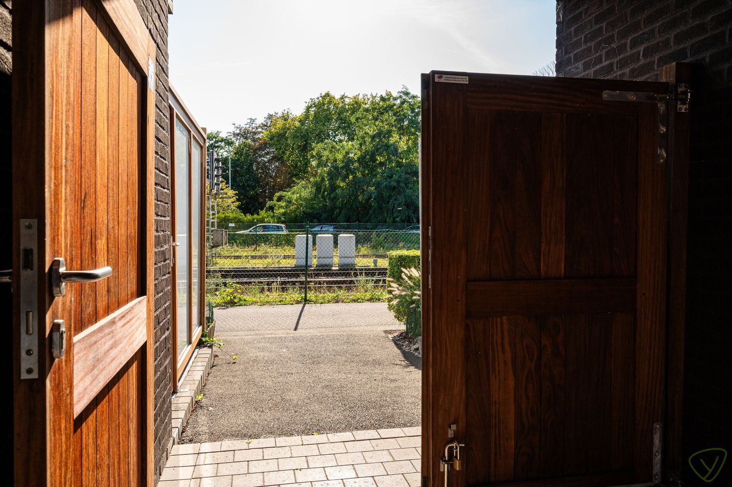 Instapklare woning met zonnige terrassen en garagebox foto 23