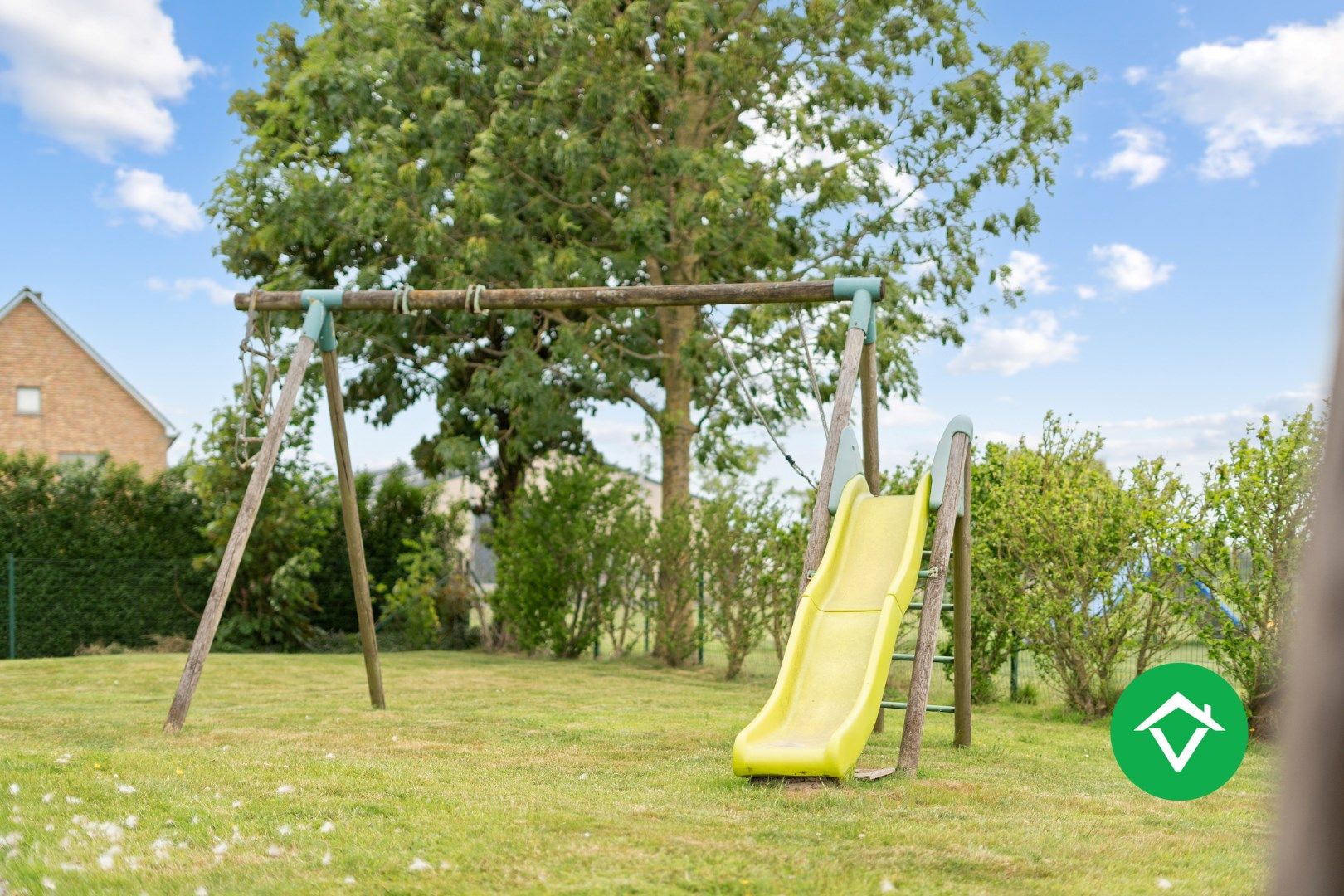 Instapklare woning met 3 slaapkamers en groene tuin te Koekelare foto 25