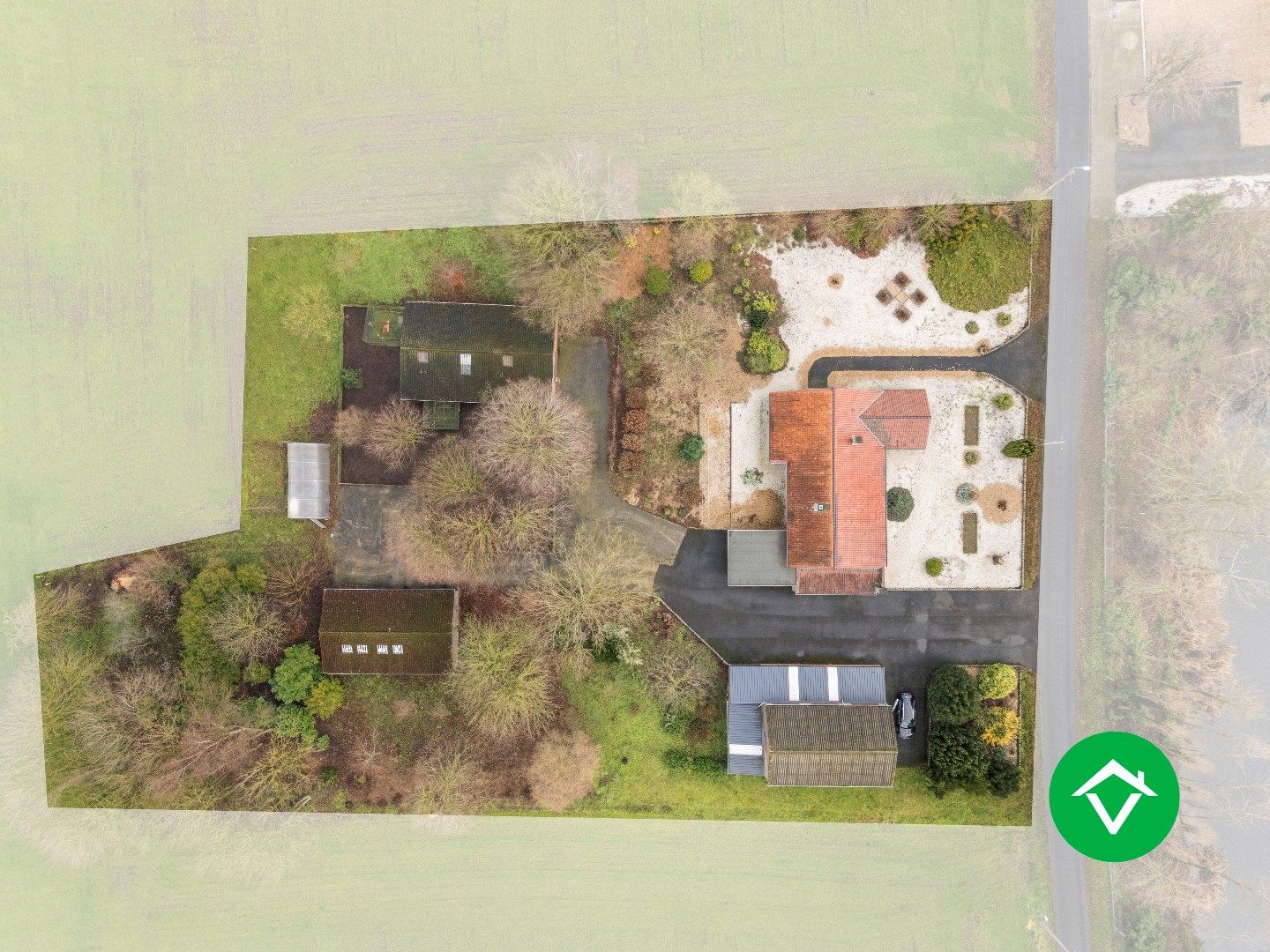 Rustig gelegen alleenstaande woning met bijgebouwen te Koekelare foto 30